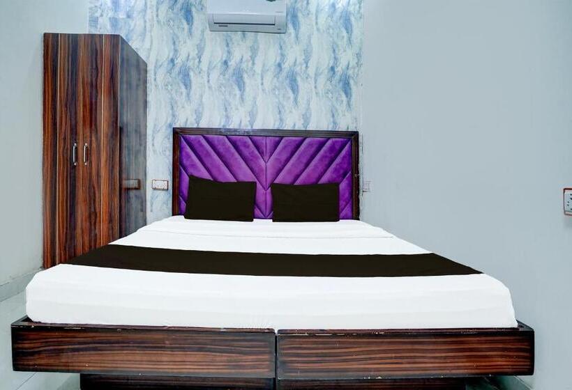 هتل O Golden Roof