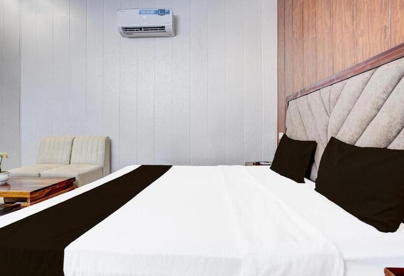 هتل O Golden Roof