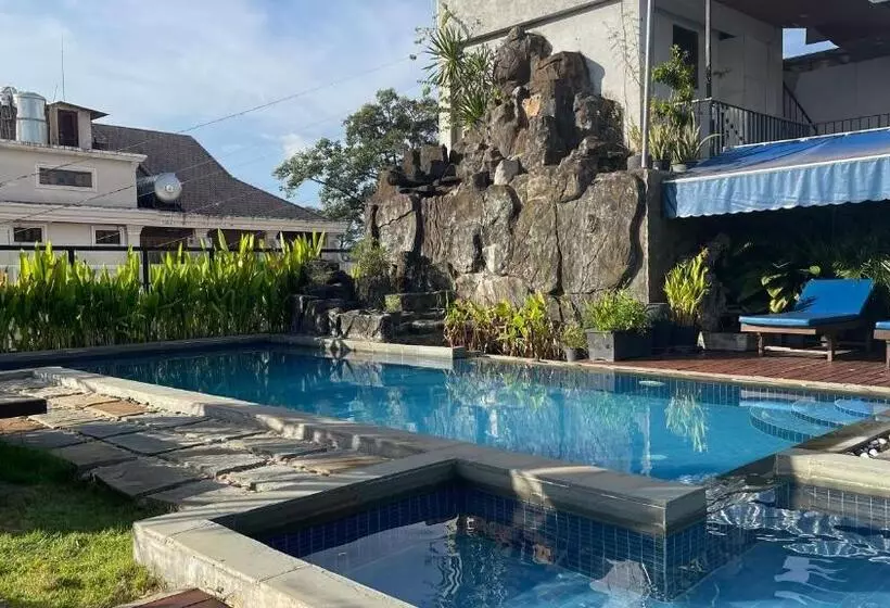 Hotelli Jj City Centre Suites