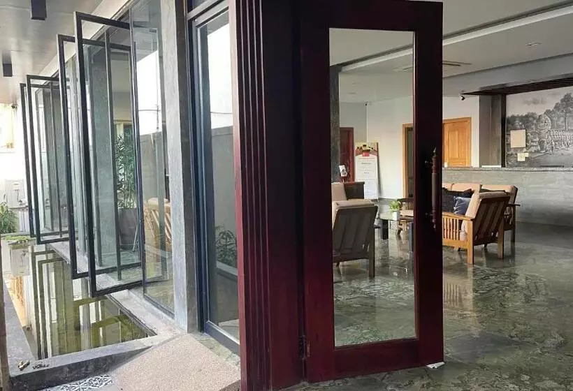 Hotelli Jj City Centre Suites