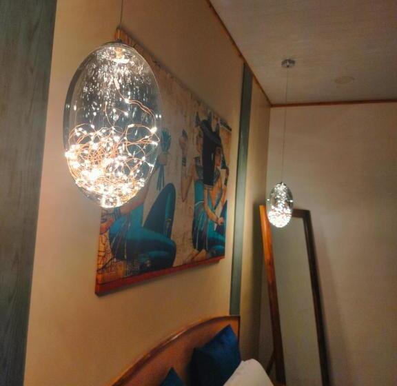 בית מלון כפרי Lotus Lakeshore Homes