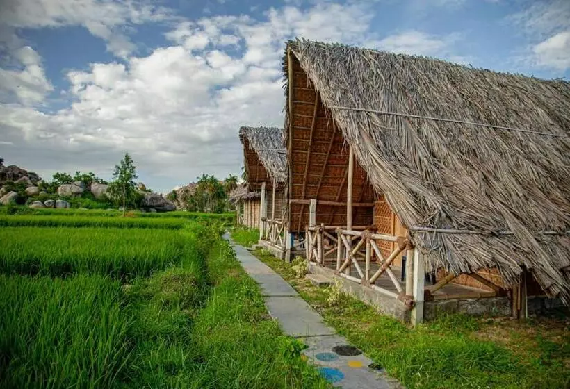 ホテル Om Home Hampi