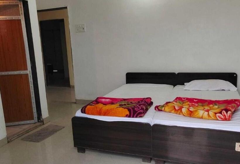 בית מלון כפרי Oyo Royal Palace