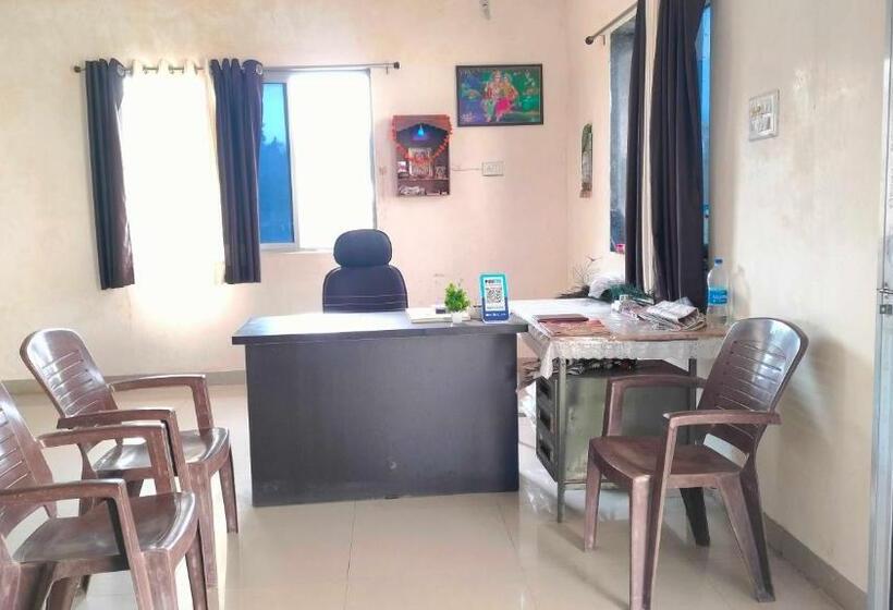 בית מלון כפרי Oyo Royal Palace