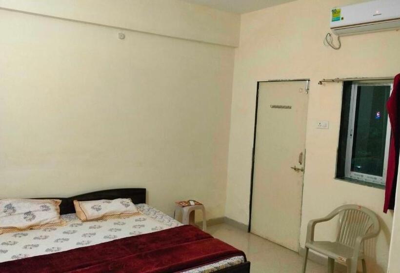 בית מלון כפרי Oyo Royal Palace