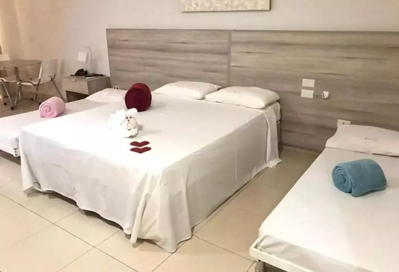 ホテル Renascer Ltda