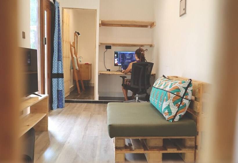 هتل Skippers Adults Only