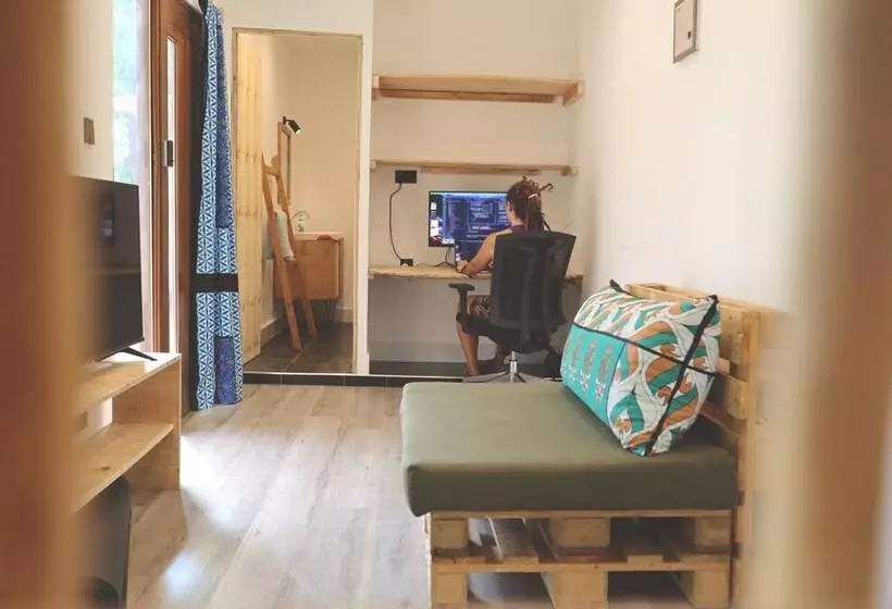 هتل Skippers   Adults Only