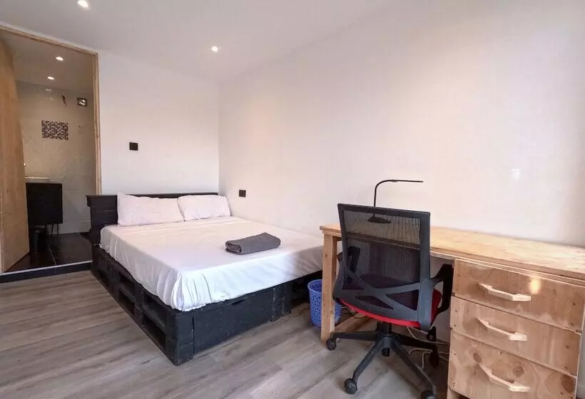 هتل Skippers   Adults Only