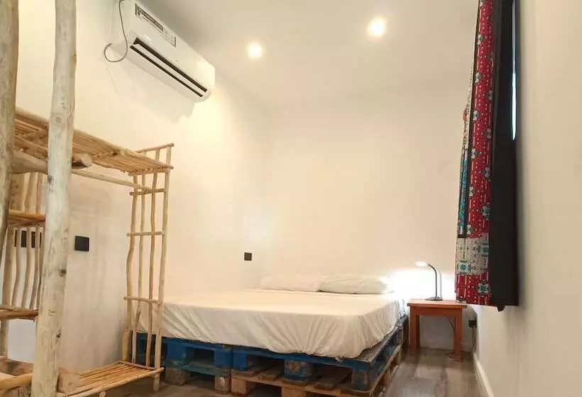 هتل Skippers   Adults Only