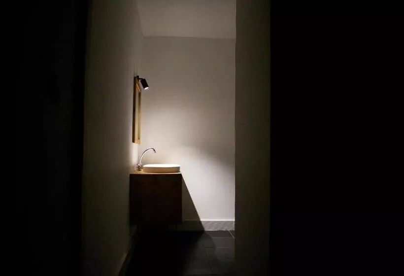 هتل Skippers   Adults Only