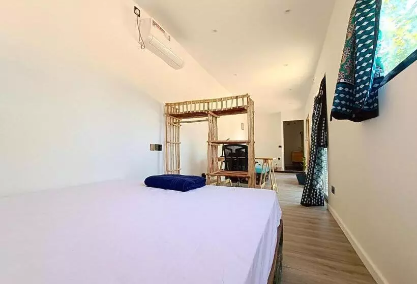 هتل Skippers   Adults Only