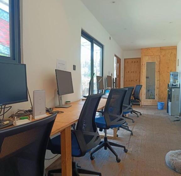 هتل Skippers Adults Only