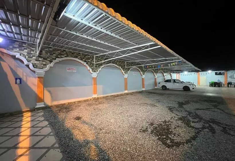 ホテル Smir, Huaquillas