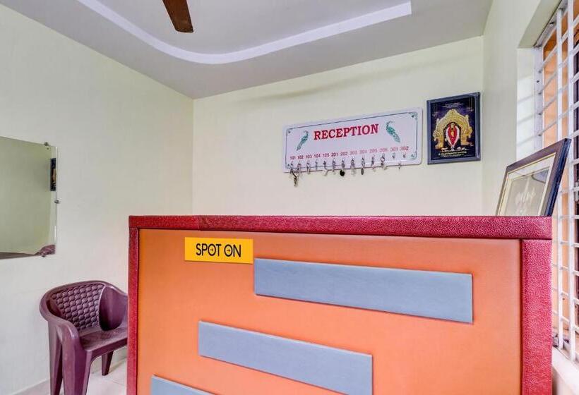 호텔 Spot On Unik Residency