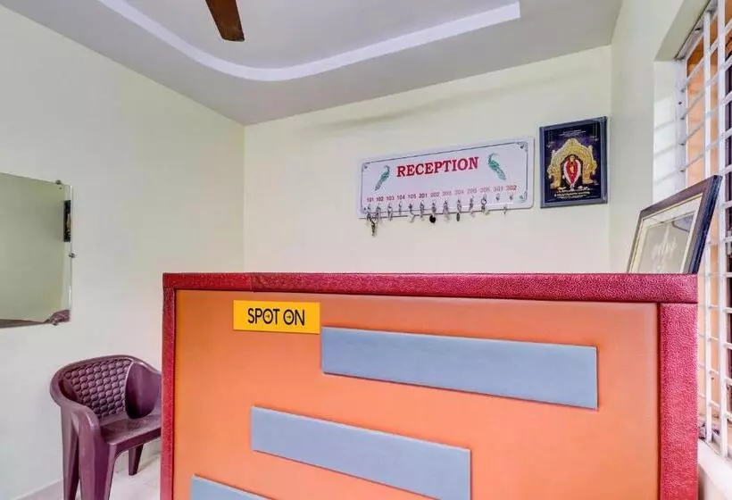 Hotelli Spot On Unik Residency