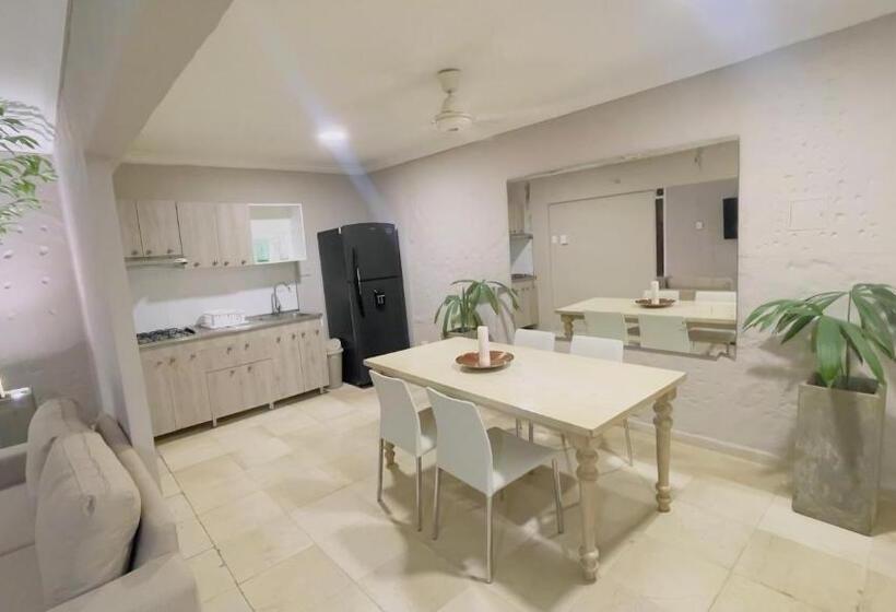 ペンション Capitel Hostel