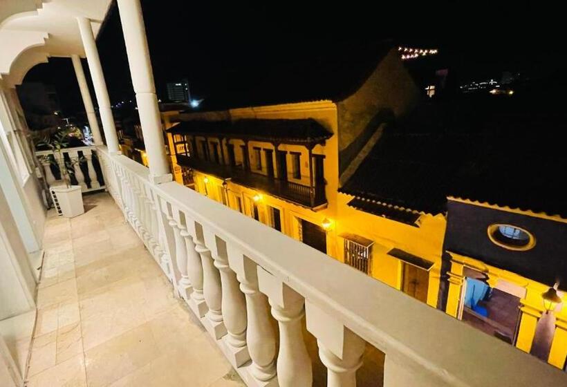 ペンション Capitel Hostel