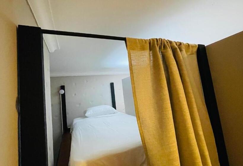 ペンション Capitel Hostel