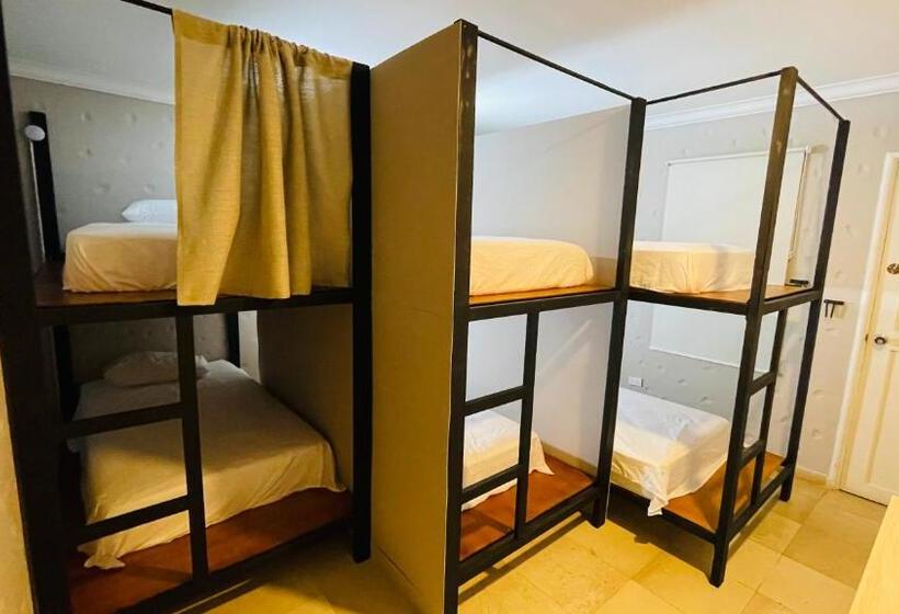 ペンション Capitel Hostel