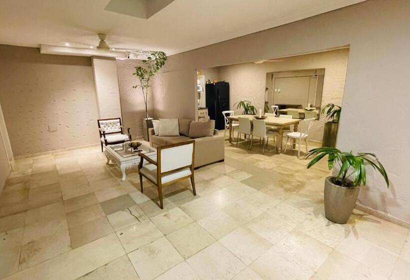 ペンション Capitel Hostel