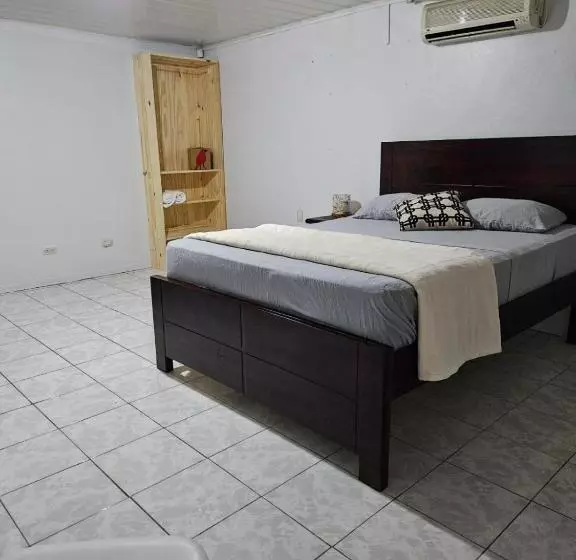 ペンション Hostal Urbano