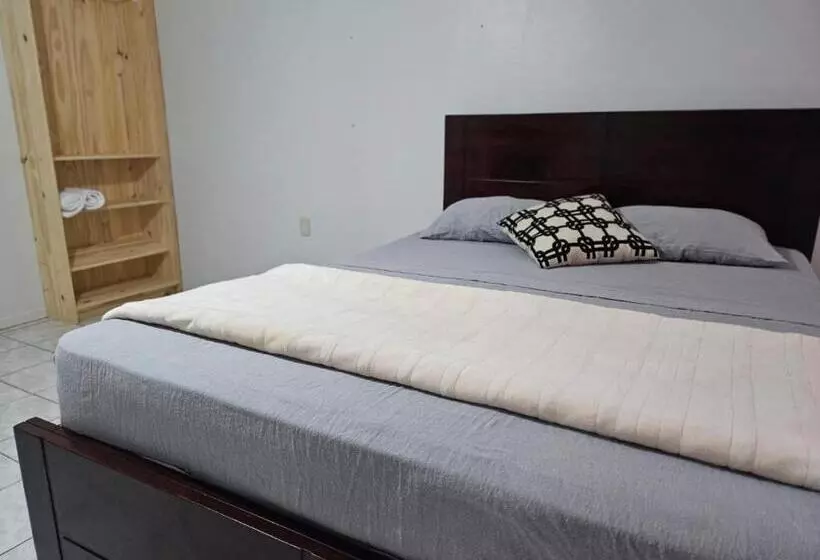 ペンション Hostal Urbano