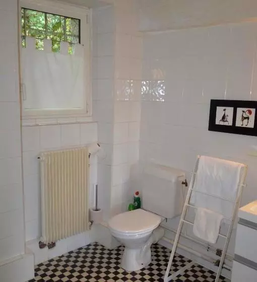 Majatalo Room In Guest Room   Maison Lamerique Welcome You To One Of Their Rooms Dogs Are Also Welcomed