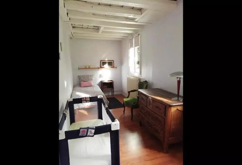 Majatalo Room In Guest Room   Maison Lamerique Welcome You To One Of Their Rooms Dogs Are Also Welcomed