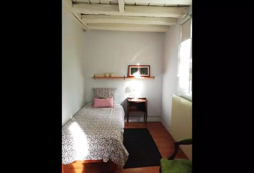 Majatalo Room In Guest Room   Maison Lamerique Welcome You To One Of Their Rooms Dogs Are Also Welcomed