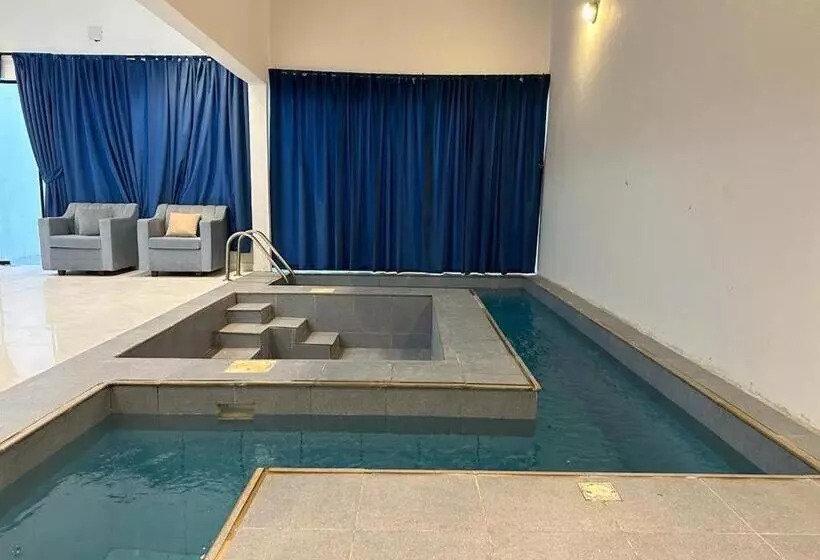 ユースホステル مزون السحاب