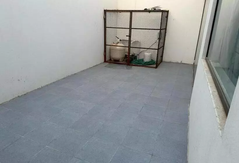 ユースホステル مزون السحاب