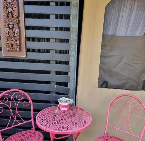 Aamiaismajoitus (B&B) Birdsong Retreat Bnb On Lamb Island