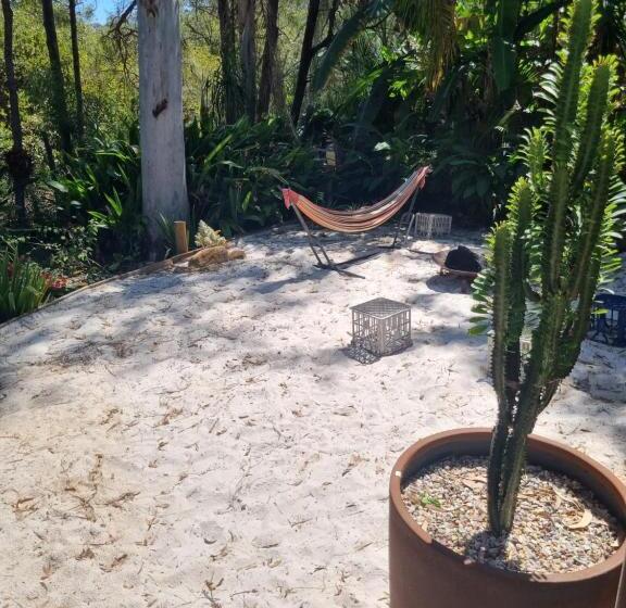 Bed and Breakfast Birdsong Retreat Bnb On Lamb Island