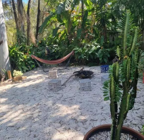 Aamiaismajoitus (B&B) Birdsong Retreat Bnb On Lamb Island