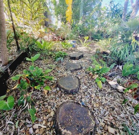 Bed and Breakfast Birdsong Retreat Bnb On Lamb Island