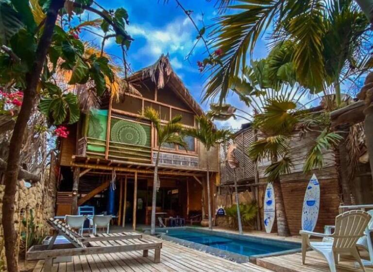 تختخواب و صبحانه La Casa Verde Máncora