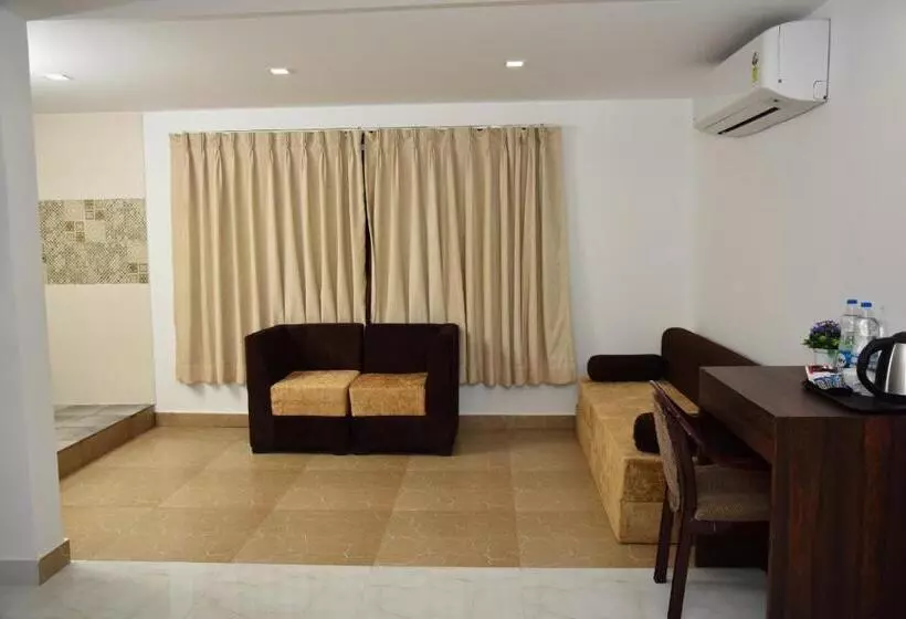 リゾートホテル De Falcon Beach Goa Candolim