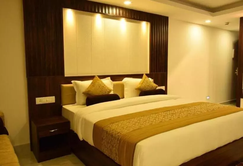 リゾートホテル De Falcon Beach Goa Candolim