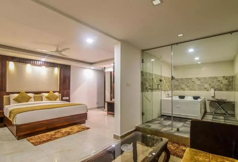 リゾートホテル De Falcon Beach Goa Candolim