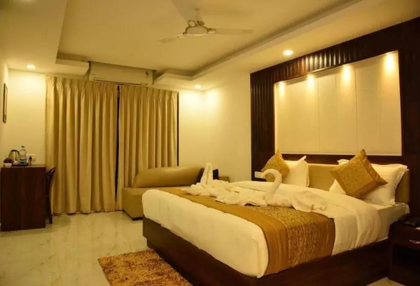リゾートホテル De Falcon Beach Goa Candolim