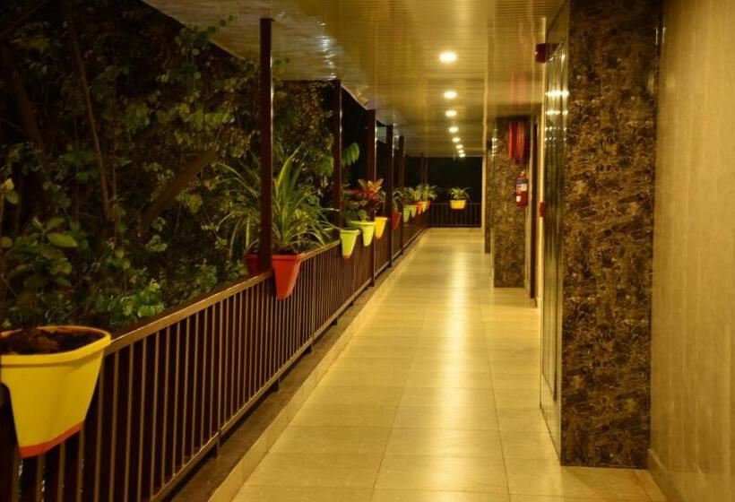 אתר נופש De Falcon Beach Goa Candolim