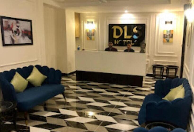 هتل Grand Luxotica Dehradun