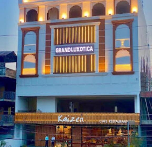 هتل Grand Luxotica Dehradun