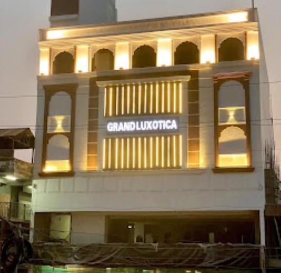 هتل Grand Luxotica Dehradun