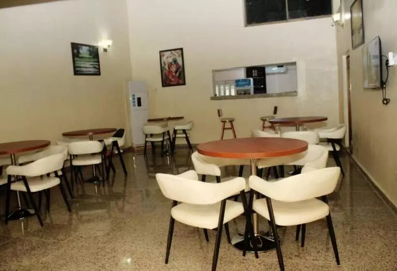 هتل Gregory University Guest House
