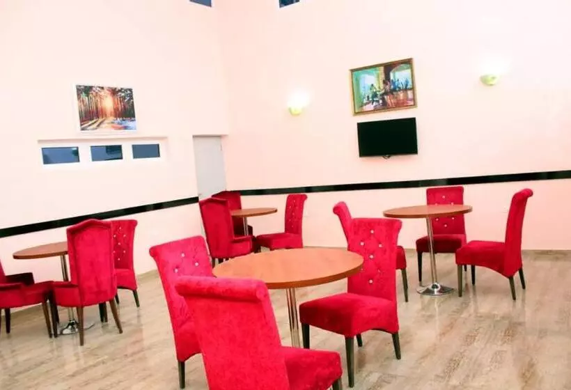 هتل Gregory University Guest House