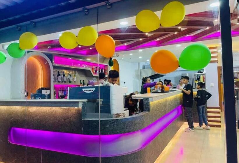 هتل Purple Garden