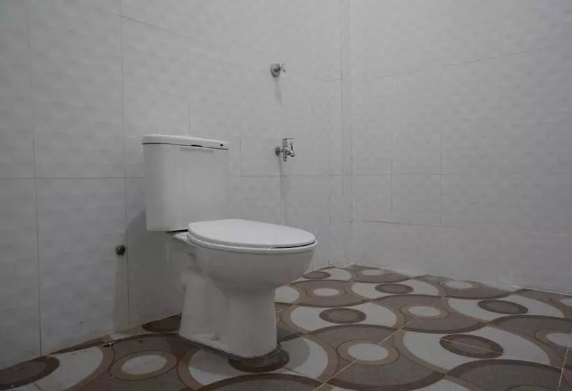 Oyo 93205 Kusuma Hotel And Convention Hall