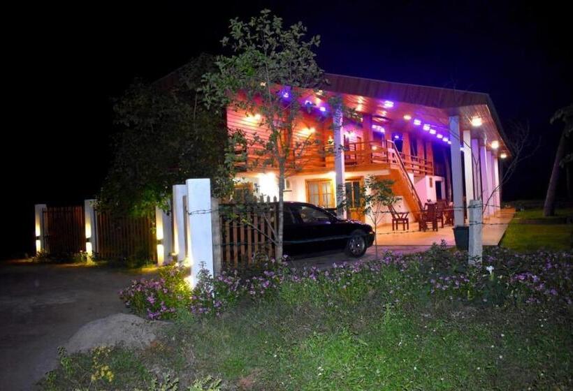 פנסיון Beach Bungalow